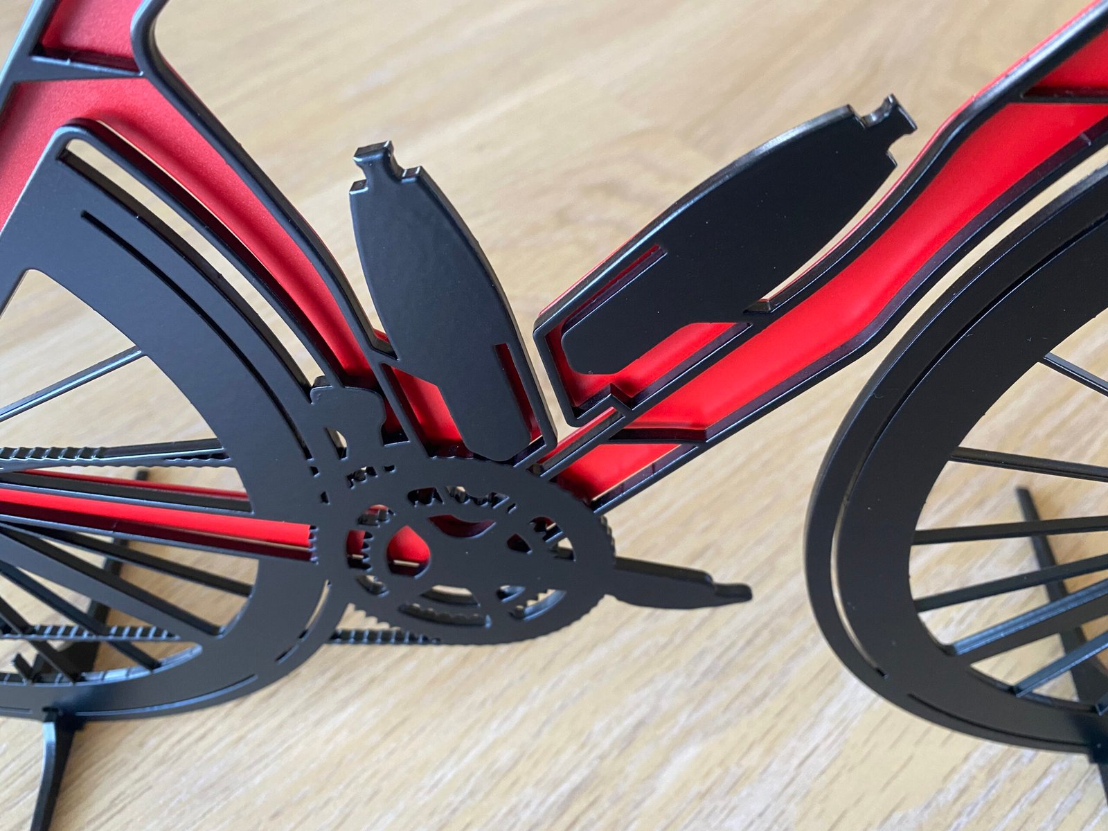 Silhouette vélo aéro en métal – Image 4