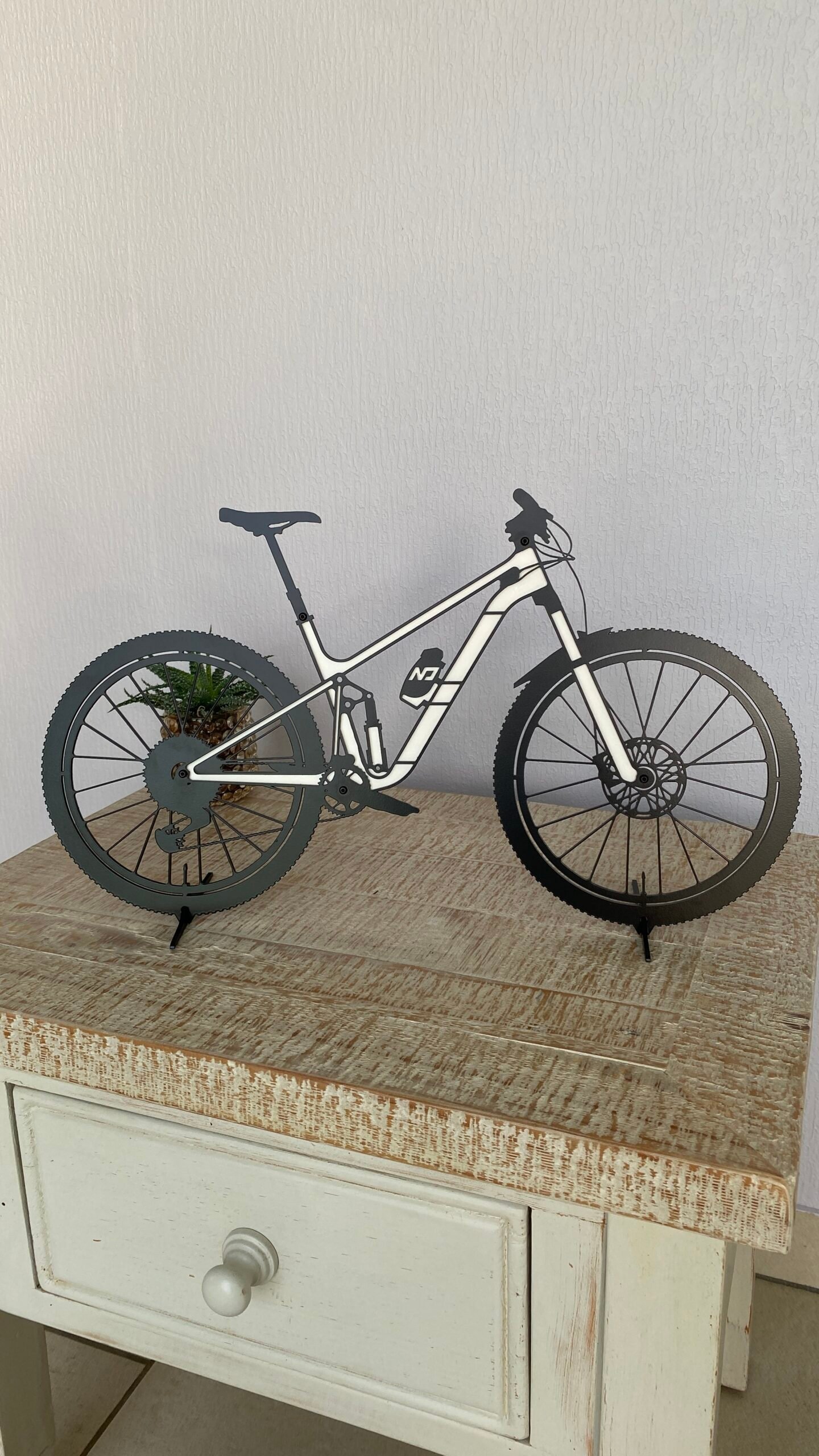 Silhouette vélo VTT en métal