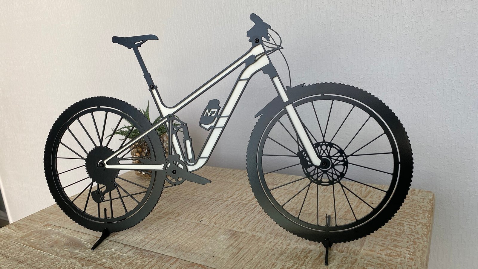 Silhouette vélo VTT en métal – Image 2